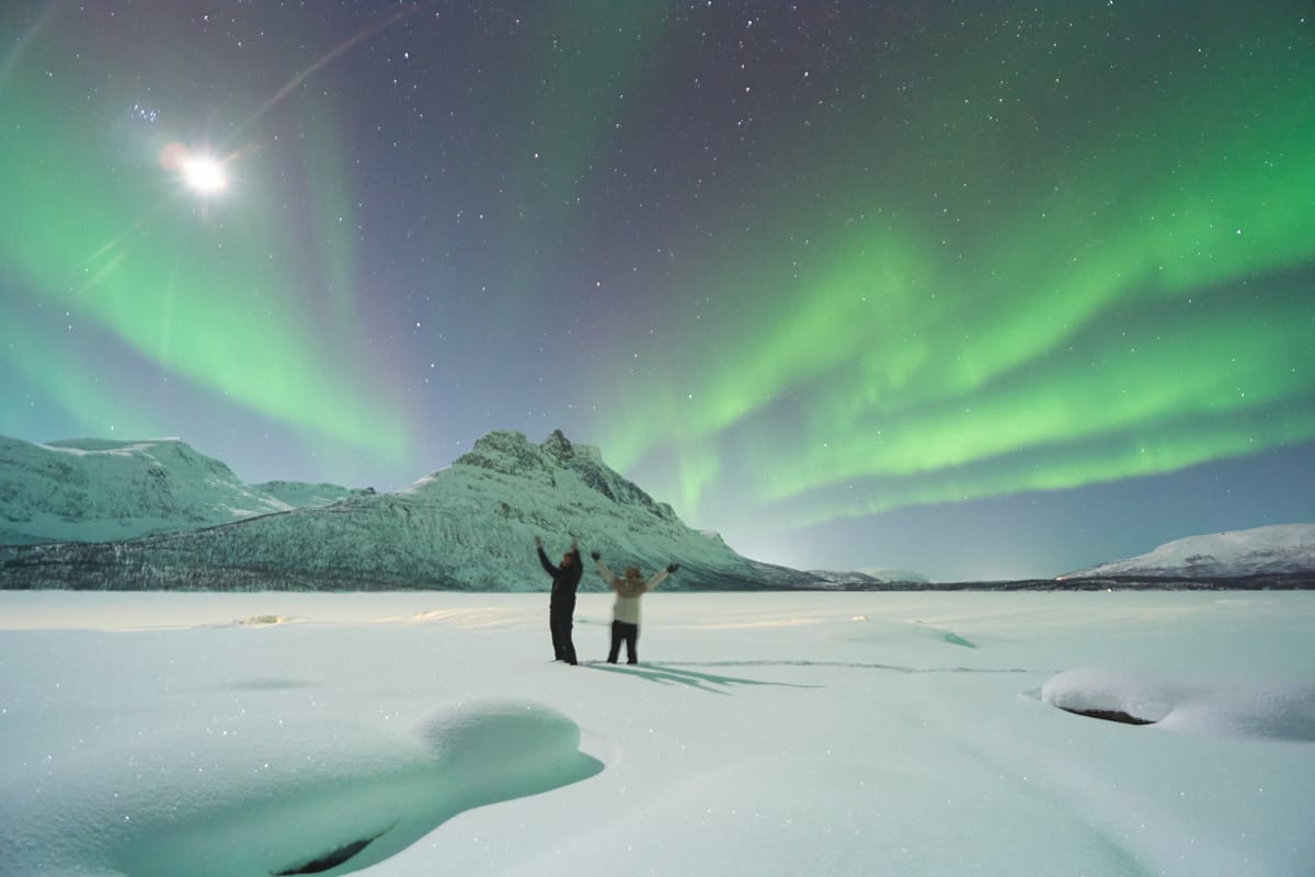 Arctic Northern Lights – The Campfire Loop